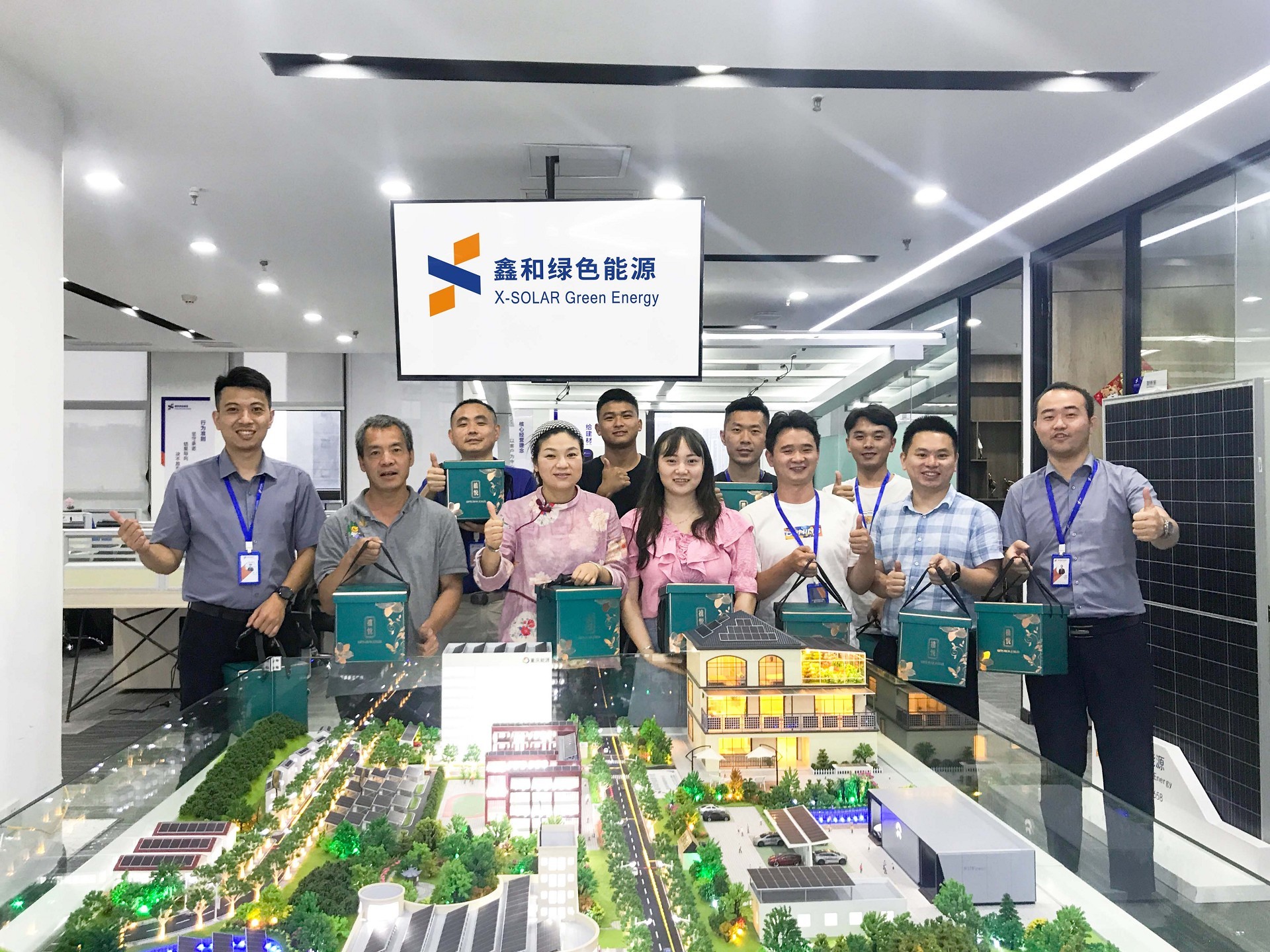 重庆能源生长“十四五”妄想出台，，，威廉希尔williamhill渝光福团队破浪前行聚焦民用光伏屋顶应用赛道