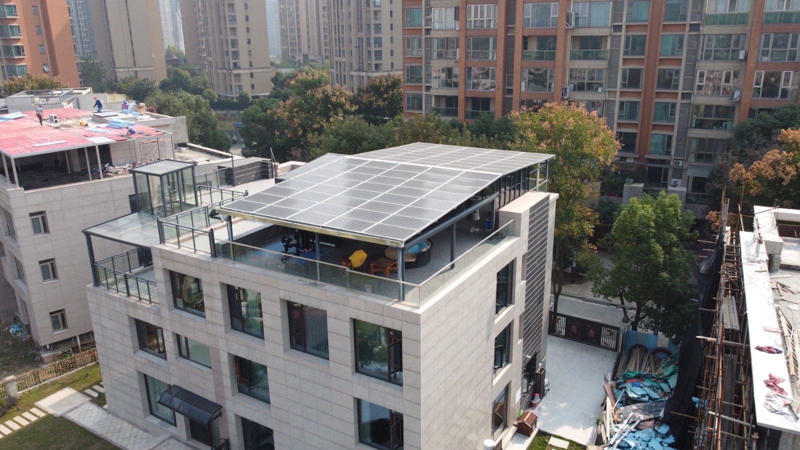 强制装置！该地通知：：党政机关和公共修建新建衡宇必需装光伏！