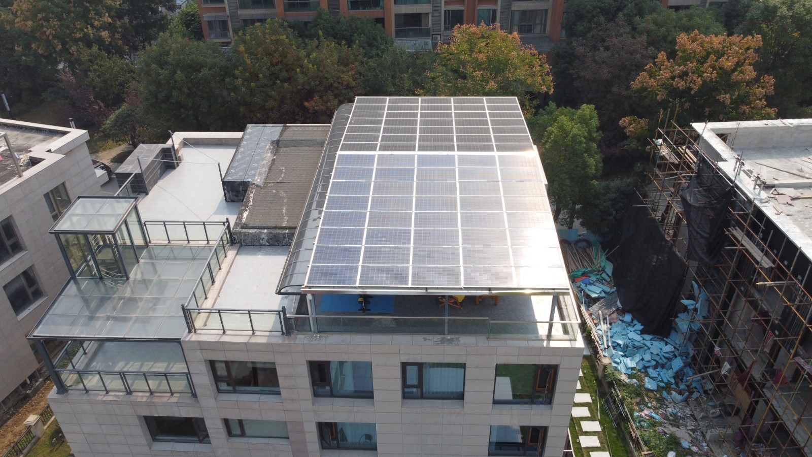 别墅屋顶为什么特殊适合装置光伏发电系统？？